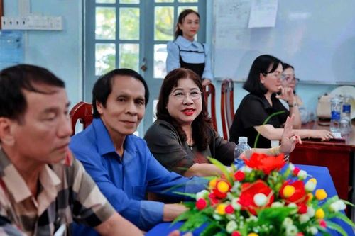 Đưa nội dung học tập Tư tưởng Hồ Chí Minh vào sinh hoạt hội đồng sư phạm