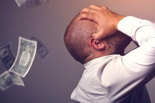 Tài chính tuổi trung niên: Dịch chuyển từ 'tích lũy phòng thủ' sang 'đầu tư chất lượng sống'