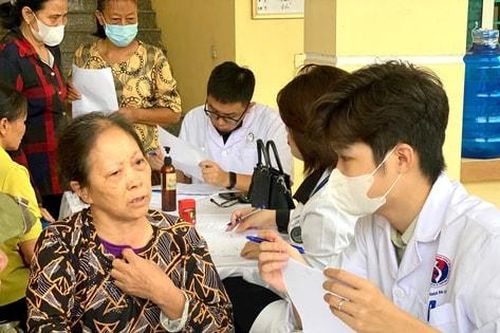 Hơn 1.000 người dân được sàng lọc bệnh thận mạn và bệnh tim mạch