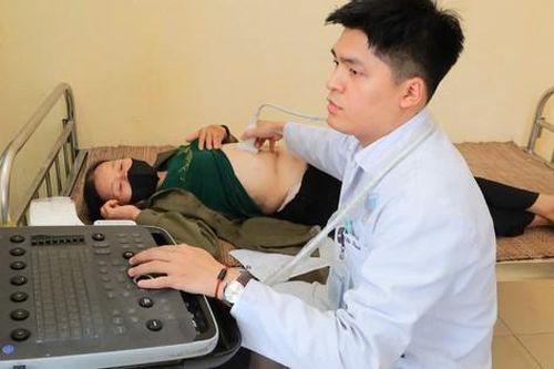 Bác sĩ dùng AI sàng lọc miễn phí bệnh thận mạn và tim mạch cho 1.000 người dân Ninh Bình