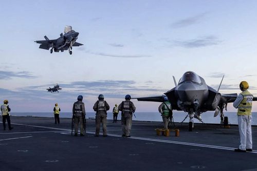 Hàng không mẫu hạm Anh lập kỷ lục mới với 24 tiêm kích F-35B