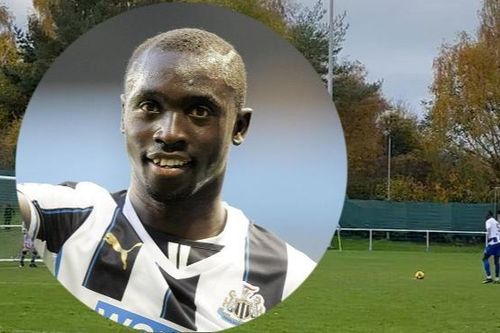 Một phút tệ hại nhất sự nghiệp Papiss Cisse