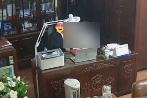 Xác minh clip 'không chuẩn mực' trong phòng làm việc tại trường THPT