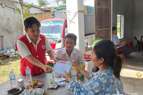 Trung ương Hội Chữ thập đỏ Việt Nam cứu trợ khẩn cấp 3 tỉnh bị thiệt hại nặng bởi bão số 13
