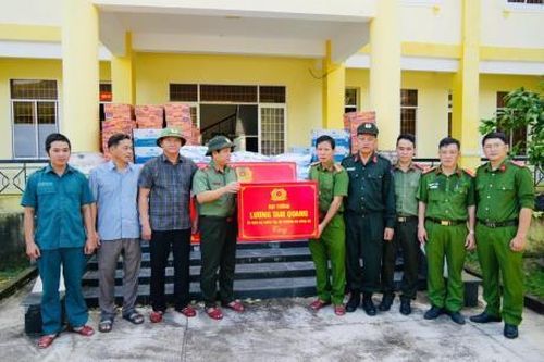 Bộ Công an hỗ trợ nhân dân tỉnh Đắk Lắk khắc phục hậu quả cơn bão số 13