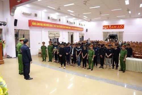 Khởi tố 38 'báo thủ' về hành vi 'Cố ý gây thương tích' và 'Gây rối trật tự công cộng'