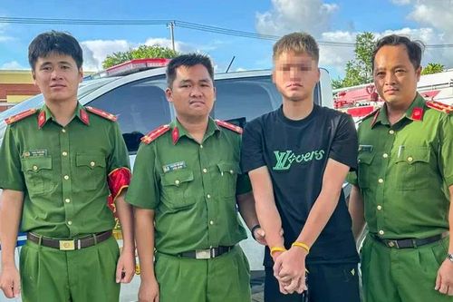 Tóm gọn nghi phạm cướp tiệm vàng chạy trốn trên xe khách