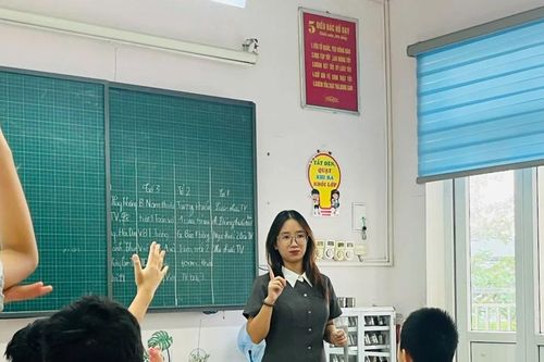 Bốn thế hệ cùng giữ lửa nghề giáo