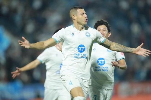 Nam Định thi đấu tuyệt hay trước Hà Nội FC