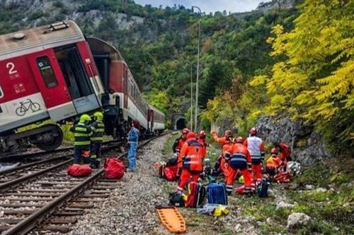 Tai nạn đường sắt tại Slovakia, hàng chục người bị thương