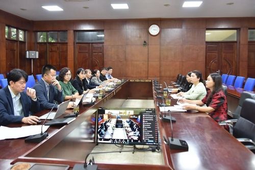 Tìm giải pháp phát triển kinh tế bền vững qua diễn đàn học thuật quốc tế về thị trường cận biên toàn cầu