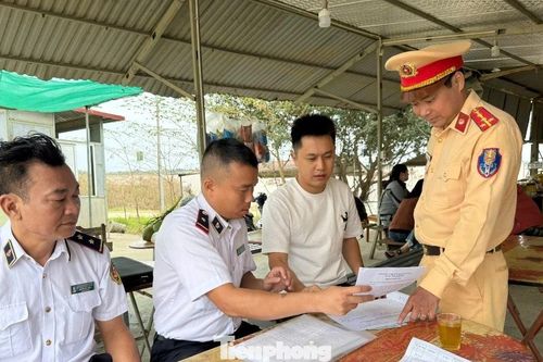 Tước chứng chỉ của 4 thuyền trưởng hoạt động ở bến 'lậu' trên sông Hồng