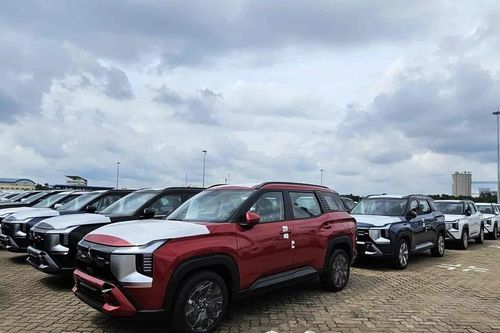 Lô xe Mitsubishi Xforce bản 7 chỗ đầu tiên về Việt Nam