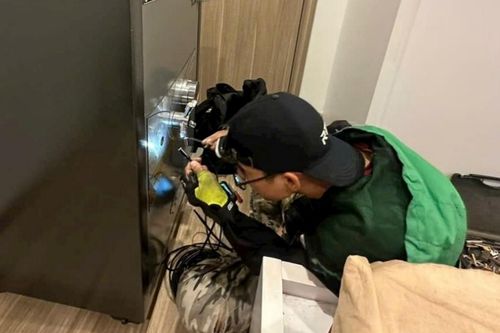Thợ khóa TPHCM tiết lộ kỹ năng thoát hiểm và những cuộc giải cứu nghẹt thở
