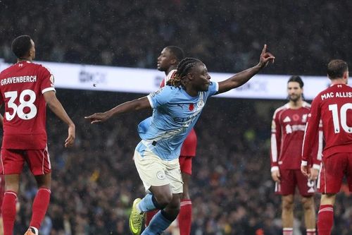 Premier League: Manchester City thắng vùi dập Liverpool, áp sát Arsenal