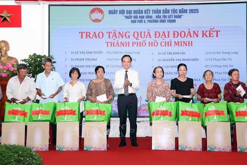 Vì hạnh phúc của nhân dân bắt đầu từ những việc làm gần gũi nhất