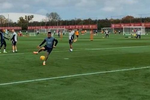 CĐV Arsenal phấn khích: 'Vị cứu tinh của chúng ta đã trở lại'