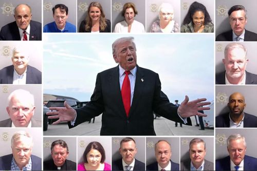 Ông Donald Trump ân xá cho 77 đồng minh trong vụ 'cử tri giả' bầu cử Mỹ 2020