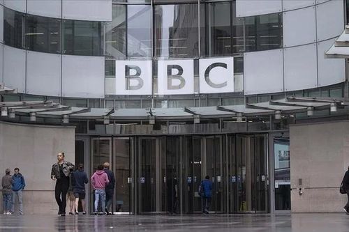 Tổng Giám đốc BBC từ chức vì sửa phát biểu của ông Trump