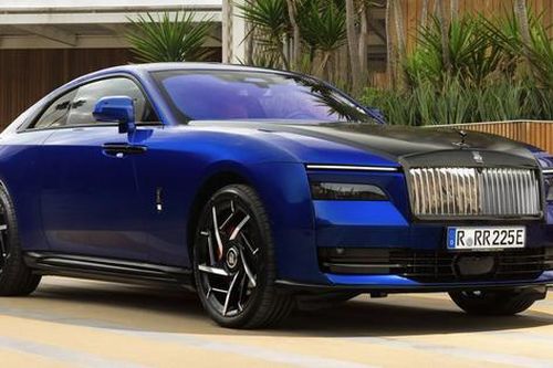 Rolls-Royce cũng phải ưu đãi kích cầu ô tô điện