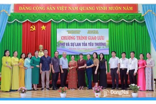 Ươm mầm xanh văn học