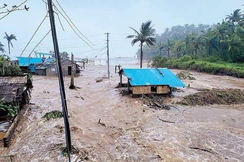 Tin thế giới sáng 10-11: Philippines tiếp tục chống chọi siêu bão Fung Wong