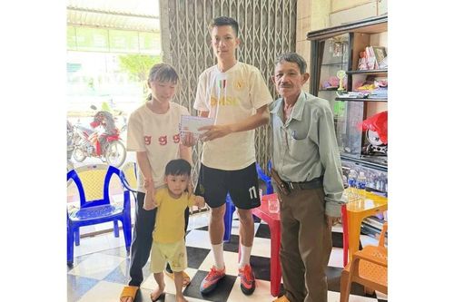 Giải bóng đá thiện nguyện gây quỹ hỗ trợ học sinh có hoàn cảnh đặc biệt khó khăn ở phường Pleiku