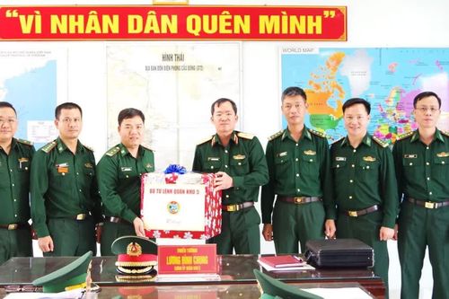 Bộ Tư lệnh Quân khu 5 thăm, kiểm tra Đồn Biên phòng Cầu Bóng