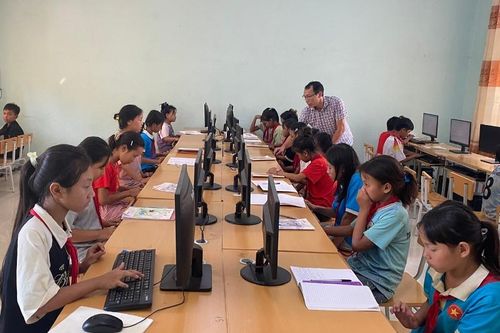 Mô hình bán trú - Tiếp sức cho học sinh vùng cao