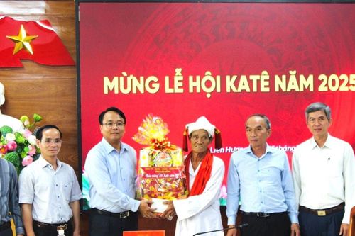 Sư cả Thường Xuân Hữu - người 'giữ lửa' văn hóa Chăm