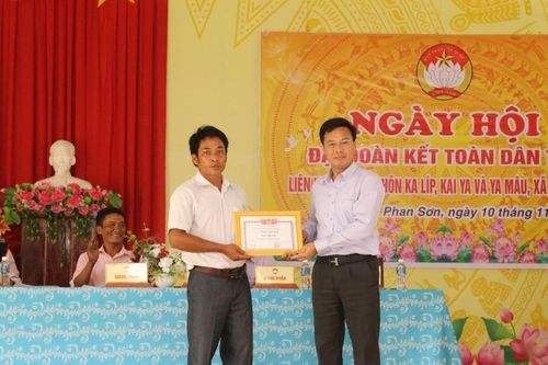 Ấm áp Ngày hội Đại đoàn kết tại liên khu dân cư Ka Líp, Kai Ya và Ya Mâu