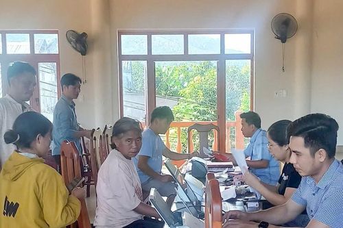 Xã Cát Tiên 3 đưa dịch vụ hành chính lưu động đến tận thôn