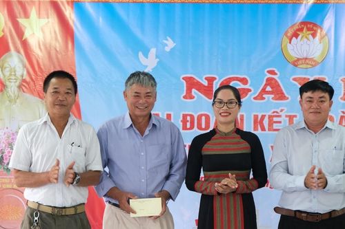 Rộn ràng Ngày hội Đại đoàn kết toàn dân tộc tại thôn 8, xã Đạ Huoai 3