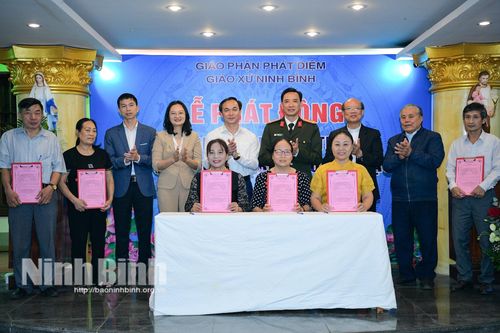 Phát động phong trào 'Xứ họ đạo tham gia bảo vệ môi trường, ứng phó với biến đổi khí hậu' tại Giáo xứ Ninh Bình