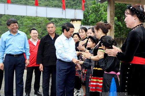 Bí thư Tỉnh ủy Hầu A Lềnh: Thôn Bản Hình tiếp tục phát huy tinh thần, sức mạnh đại đoàn kết, tương trợ lẫn nhau trong đời sống