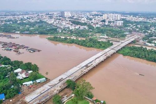 Đồng Nai: Cầu và đường xuyên phường Trấn Biên đua tiến độ từng giờ