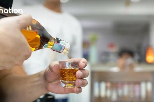 Uống rượu 'không đúng lúc' ở Thái Lan có thể bị phạt nặng