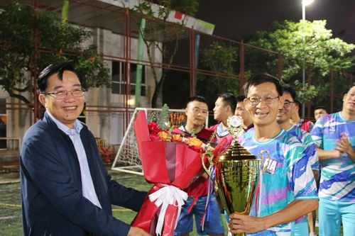 Giao lưu bóng đá chào mừng Ngày Pháp luật Việt Nam