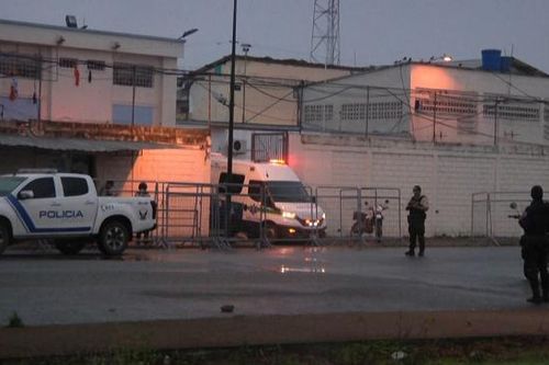 Bạo loạn ở nhà tù Ecuador, 27 tù nhân thiệt mạng trong tư thế treo cổ
