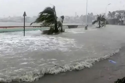 Siêu bão Fung-Wong đổ bộ vào miền Đông Philippines