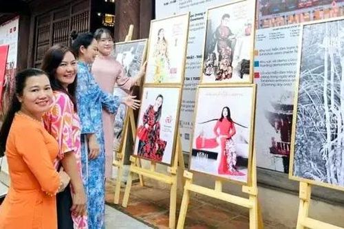 Lan tỏa nét đẹp áo dài Việt Nam
