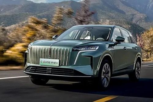Xe hybrid hoàn thành quãng đường hơn 2000km mà không cần sạc