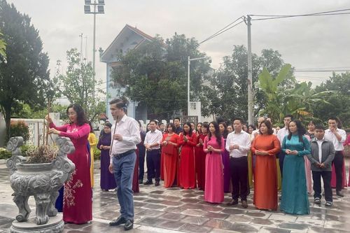 Sở Nội vụ sinh hoạt chuyên đề tại Khu lưu niệm đồng chí Hoàng Đình Giong