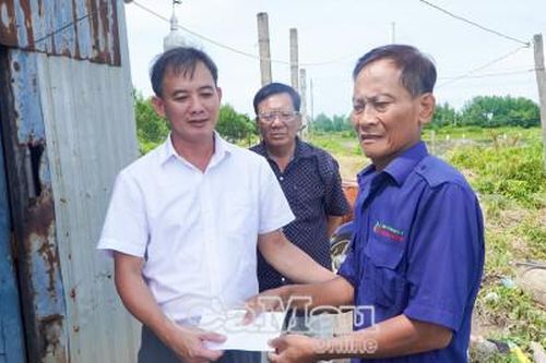 Triều cường gây ngập, các địa phương tích cực khắc phục
