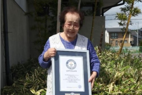 Bí quyết đơn giản giúp cụ bà 102 tuổi minh mẫn, đi 7km mỗi ngày tới chỗ làm