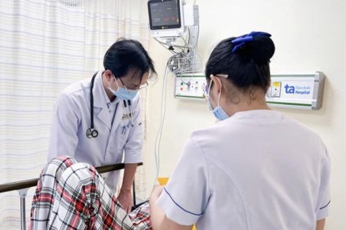 Ăn bánh mì, hơn 200 người nhập viện nghi ngộ độc thực phẩm: Bộ Y tế vào cuộc