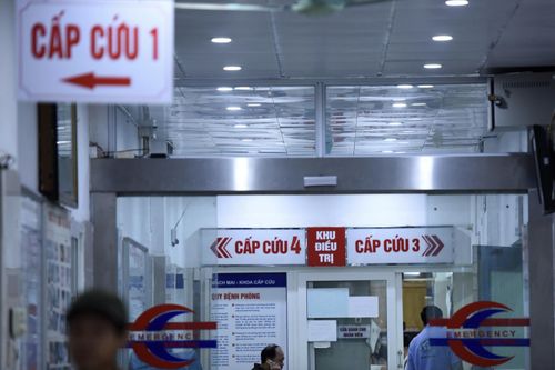 Nhiều công nhân ở TP.HCM nhập viện sau bữa trưa căng tin