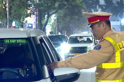 Huế xử lý hàng loạt trường hợp vi phạm nồng độ cồn trong ngày đầu ra quân đợt cao điểm