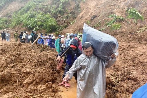Đà Nẵng: Lực lượng vũ trang giúp dân khắc phục hậu quả bão lũ