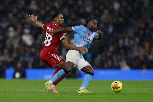 Doku khuấy đảo Premier League